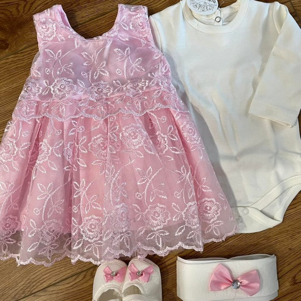 Size up to 3months - Brand New